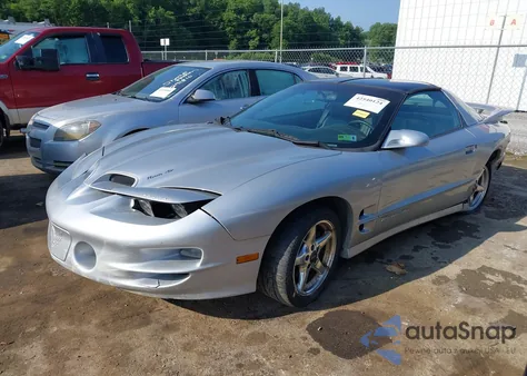 2000 Pontiac Firebird Trans Am from USA, damaged, VIN 2G2FV22G9Y2156103